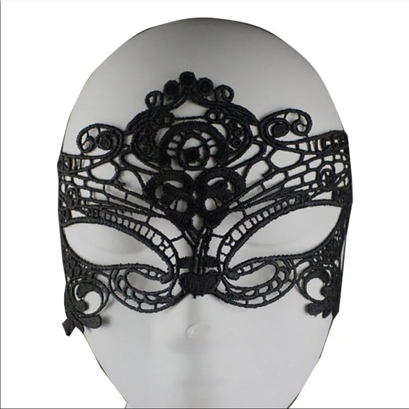 New! Black Lace Masquerade Mask - Picture 3 of 4